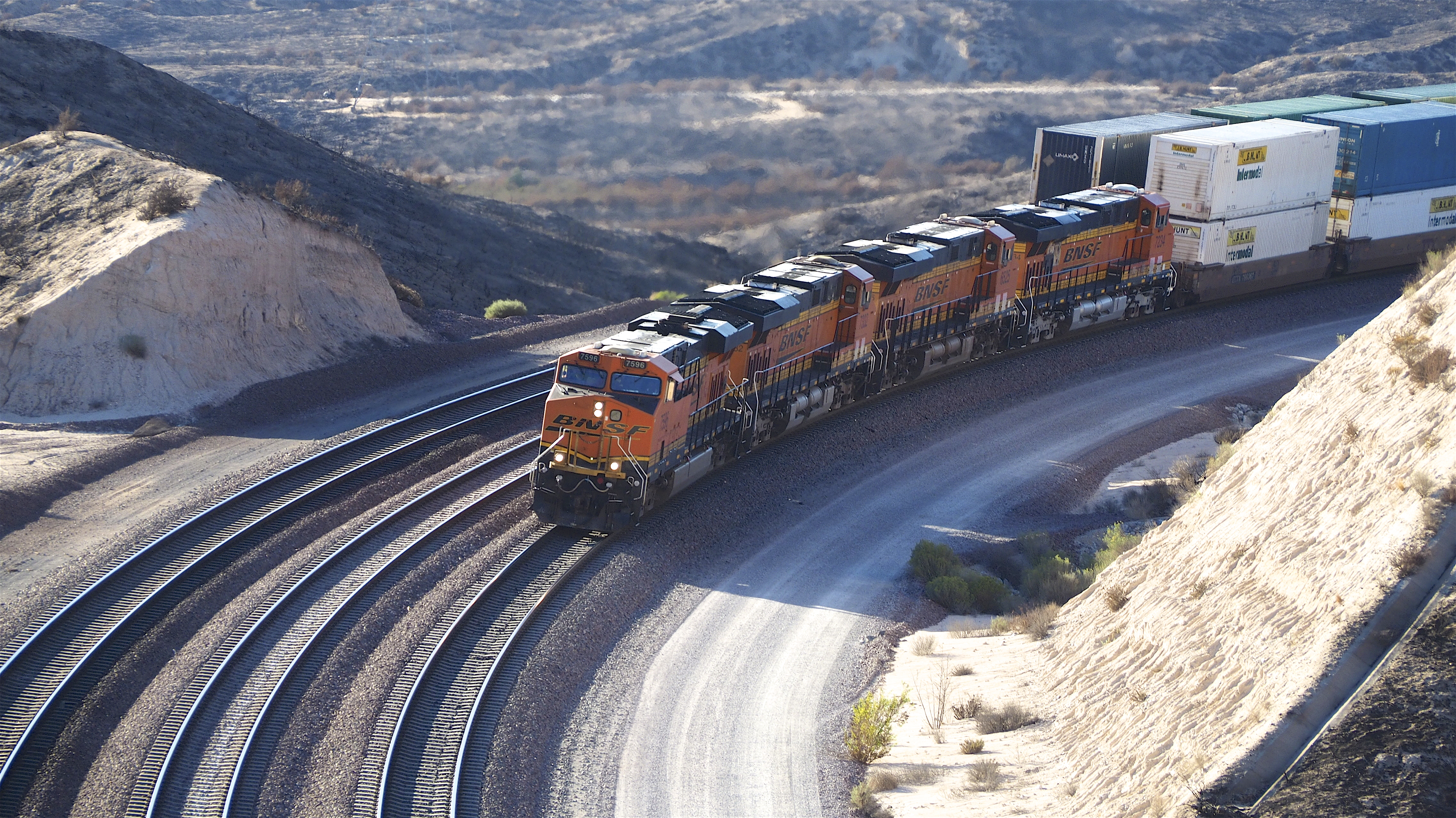 BNSF Eastbound near the Summit on Cajon pass