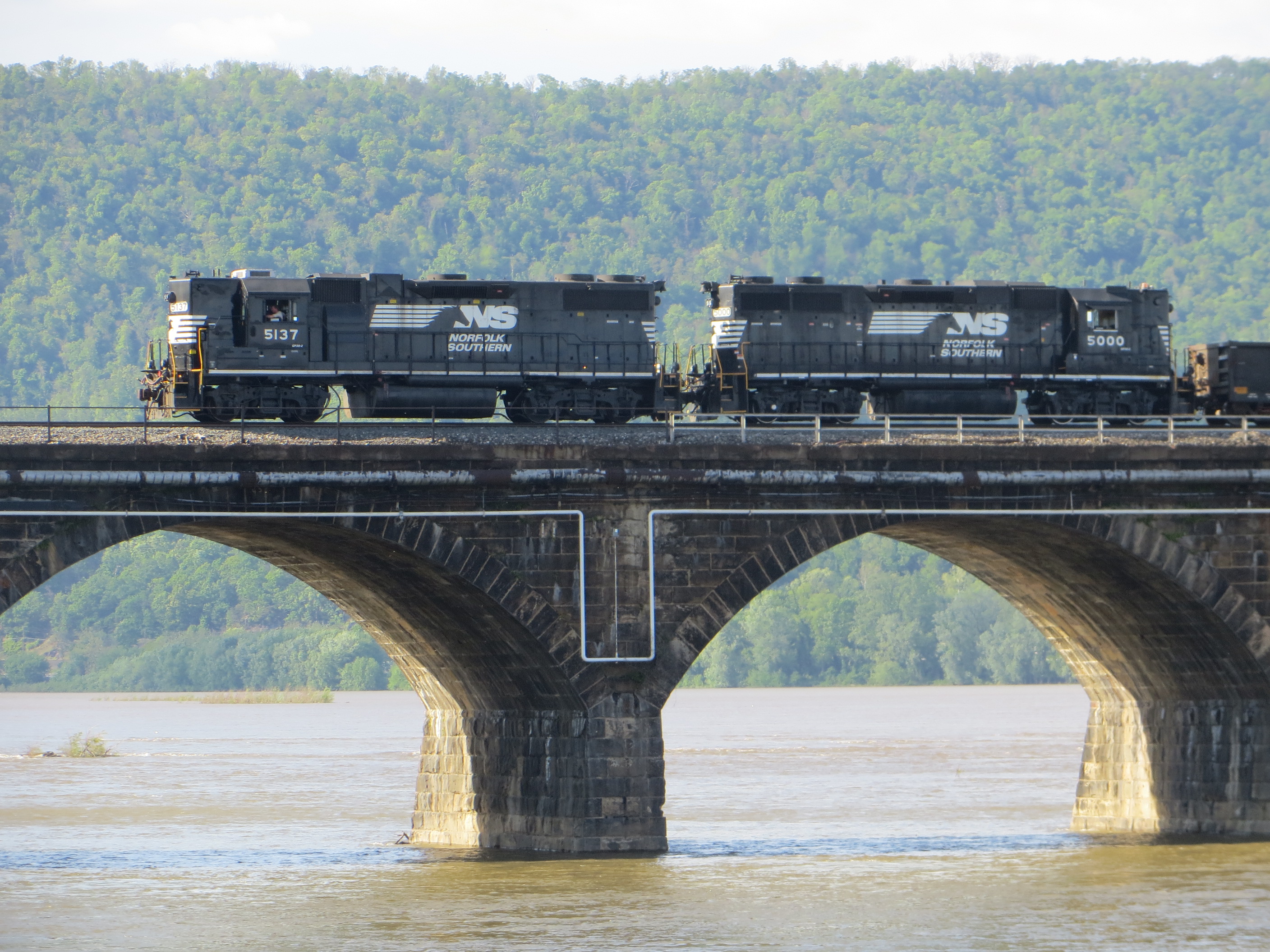 20140523 41 Norfolk Southern RR crossing Rockville Bridge