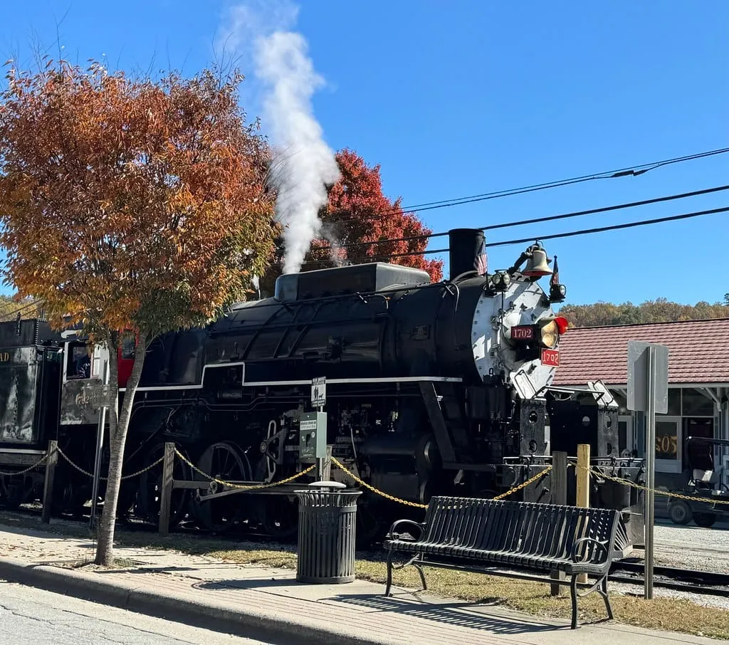 Great Smoky Mountains Railroad 1702