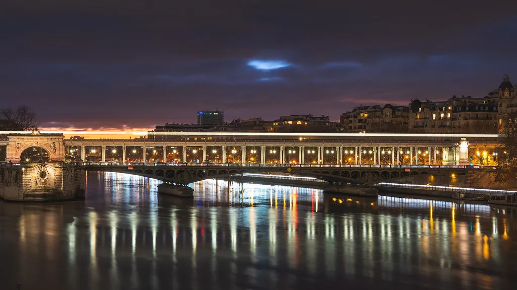 Bridge of Bir-Hakeim, Paris