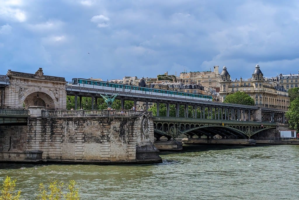 Le pont de Bir-Hakeim,