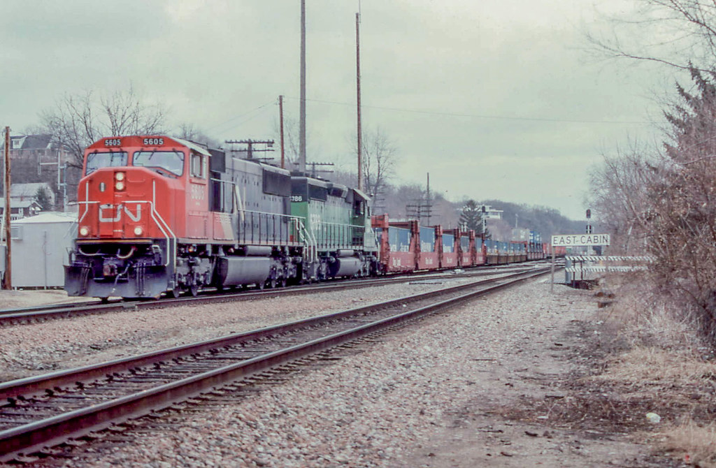 East Dubuque (CN/BNSF)