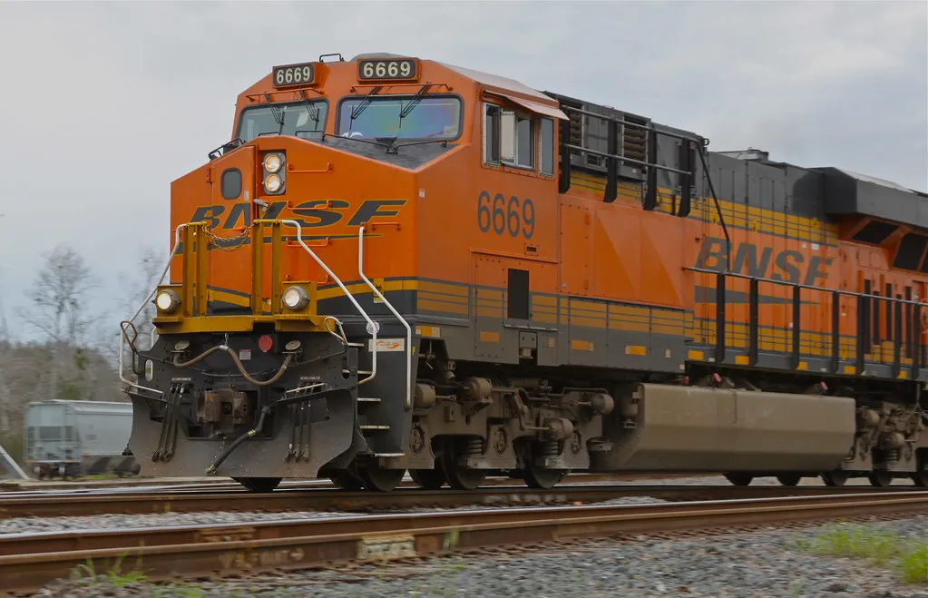 BNSF ES44AC eastbound to Houston/Galveston TX