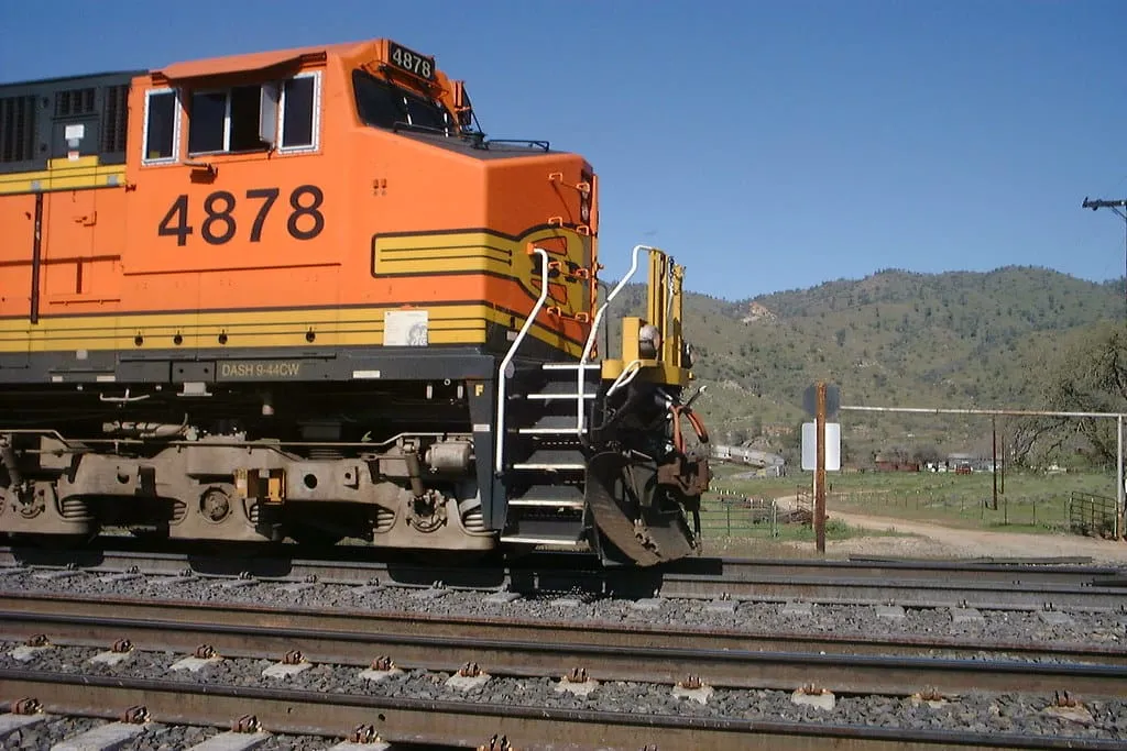 Nose of BNSF engine
